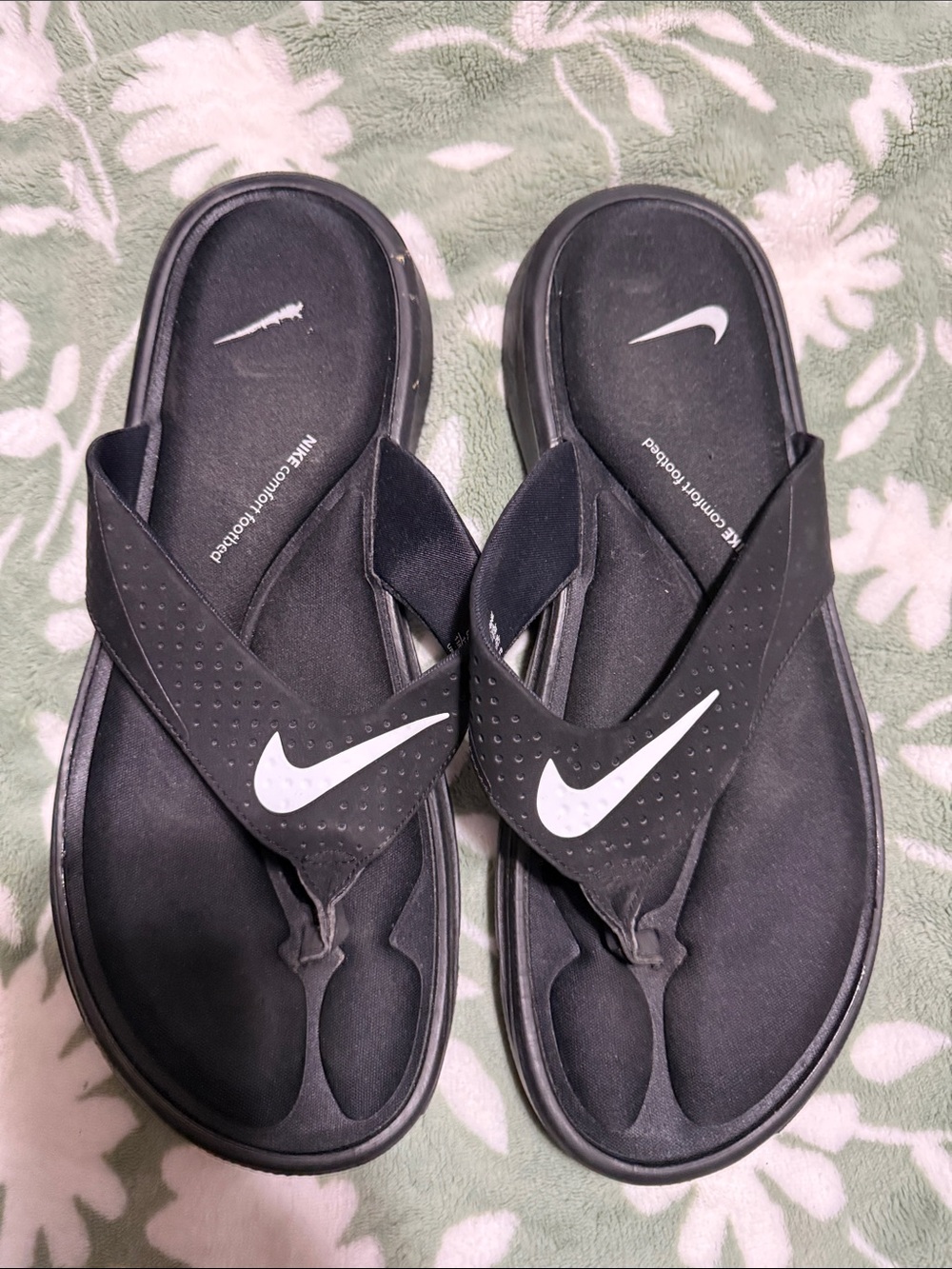 Nike Men's Black Flip-Flop Sandals with White Swoosh